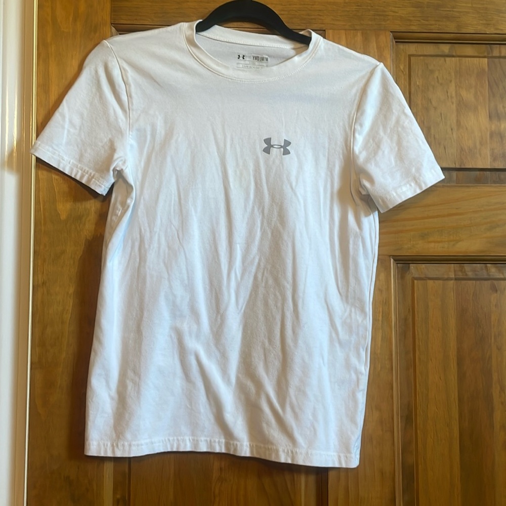 Youth Under Armour heat heat t-shirt.